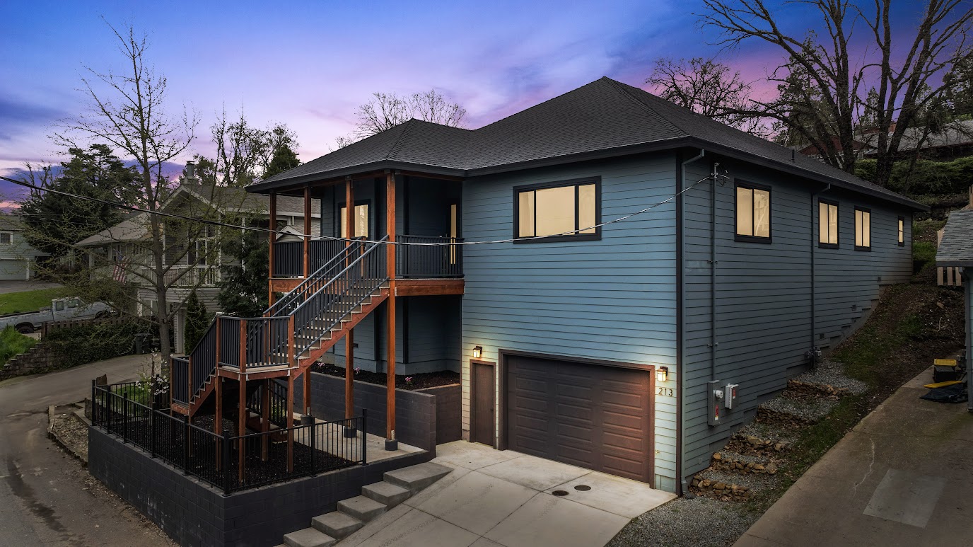 213 Peek Street