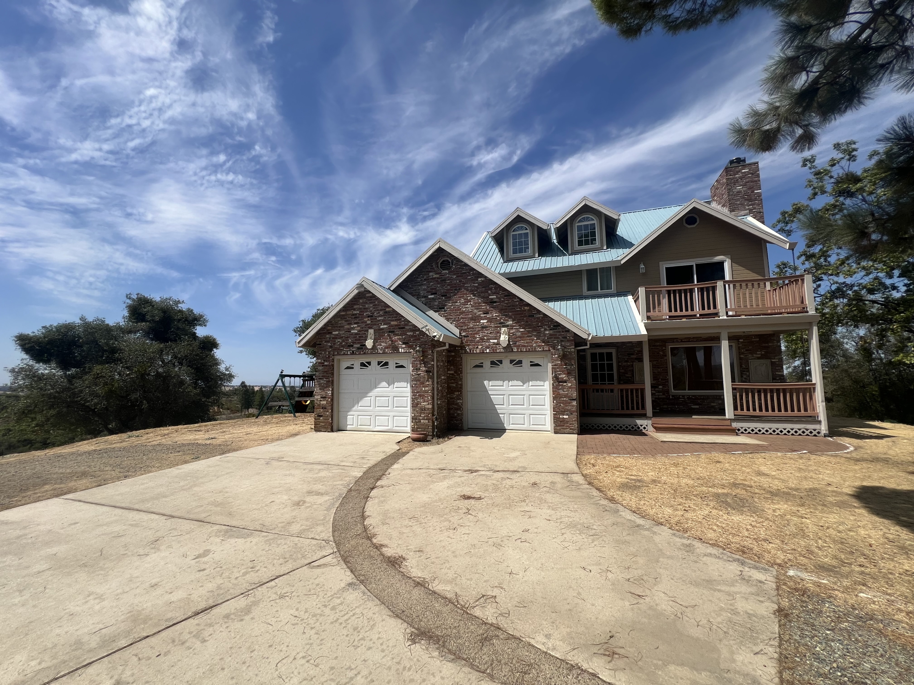 12040 Twin Pines